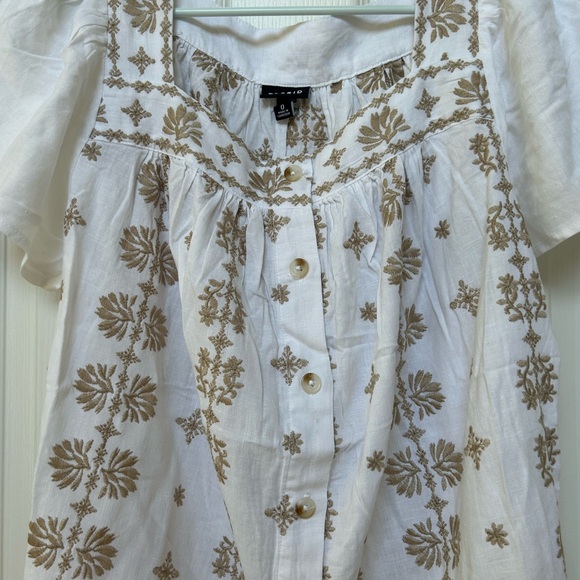 Torrid White & Gold Buttoned Bib Collar Blouse 🤩 - Picture 2 of 8